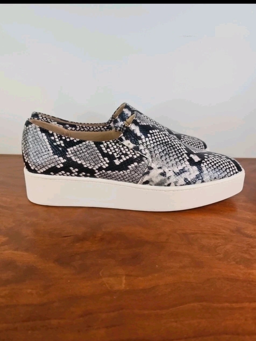 Baretraps Yannah Snakeskin Embossed Platform Slip On Fashion Sneaker Women's 9